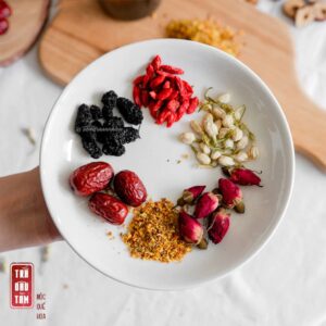 trà dâu tằm lục vị
